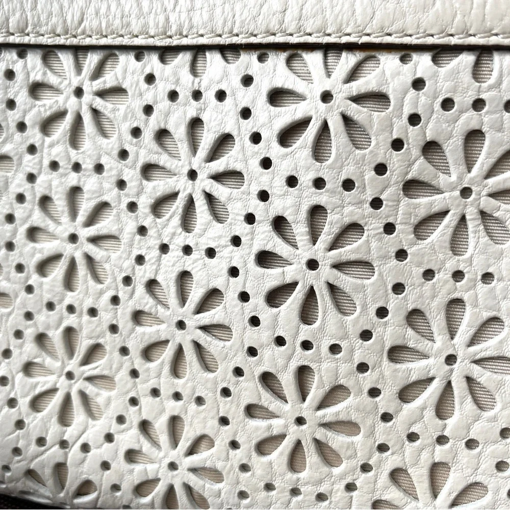 Kate Spade ♠️ Perri Lane bubbles leather Delaney purse in a natural white color. - Picture 6 of 16